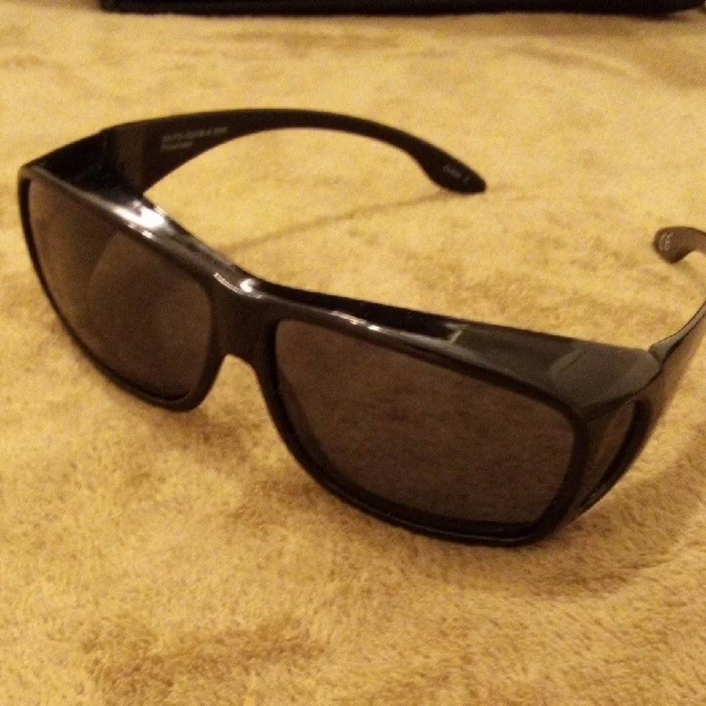 Sleek Black Men's Sunglasses